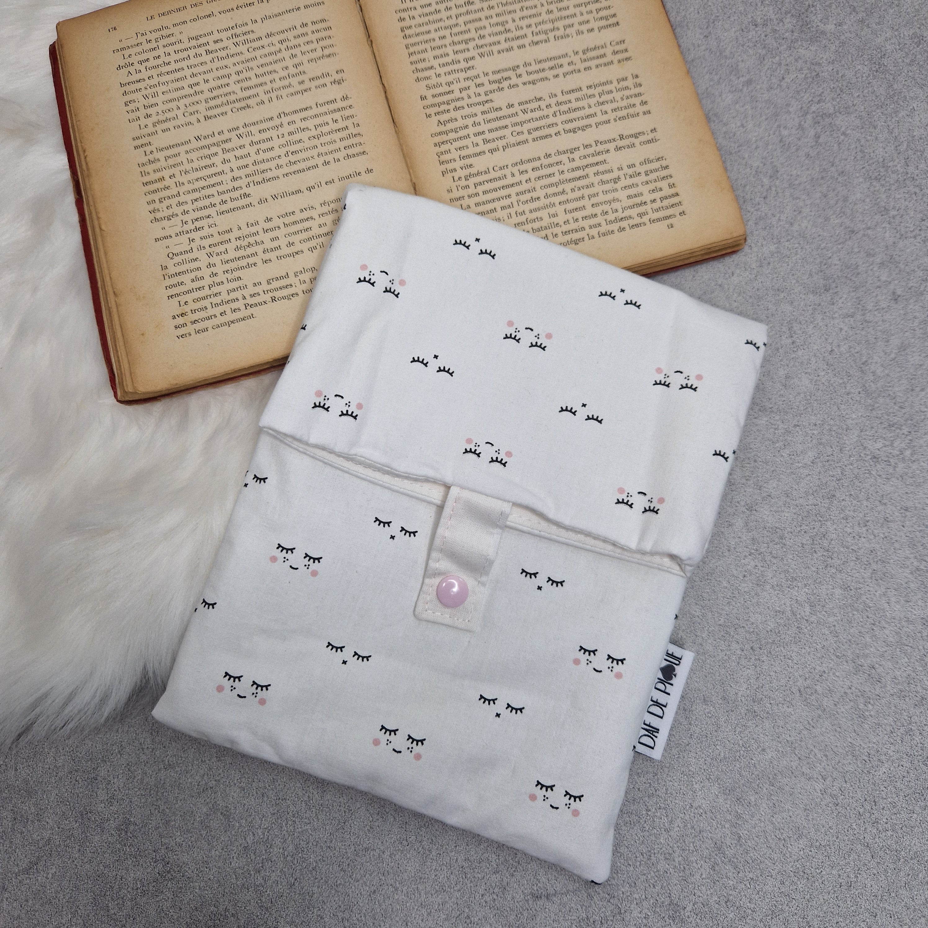 Pochette à livre réglable en tissu Eden - vue 9
