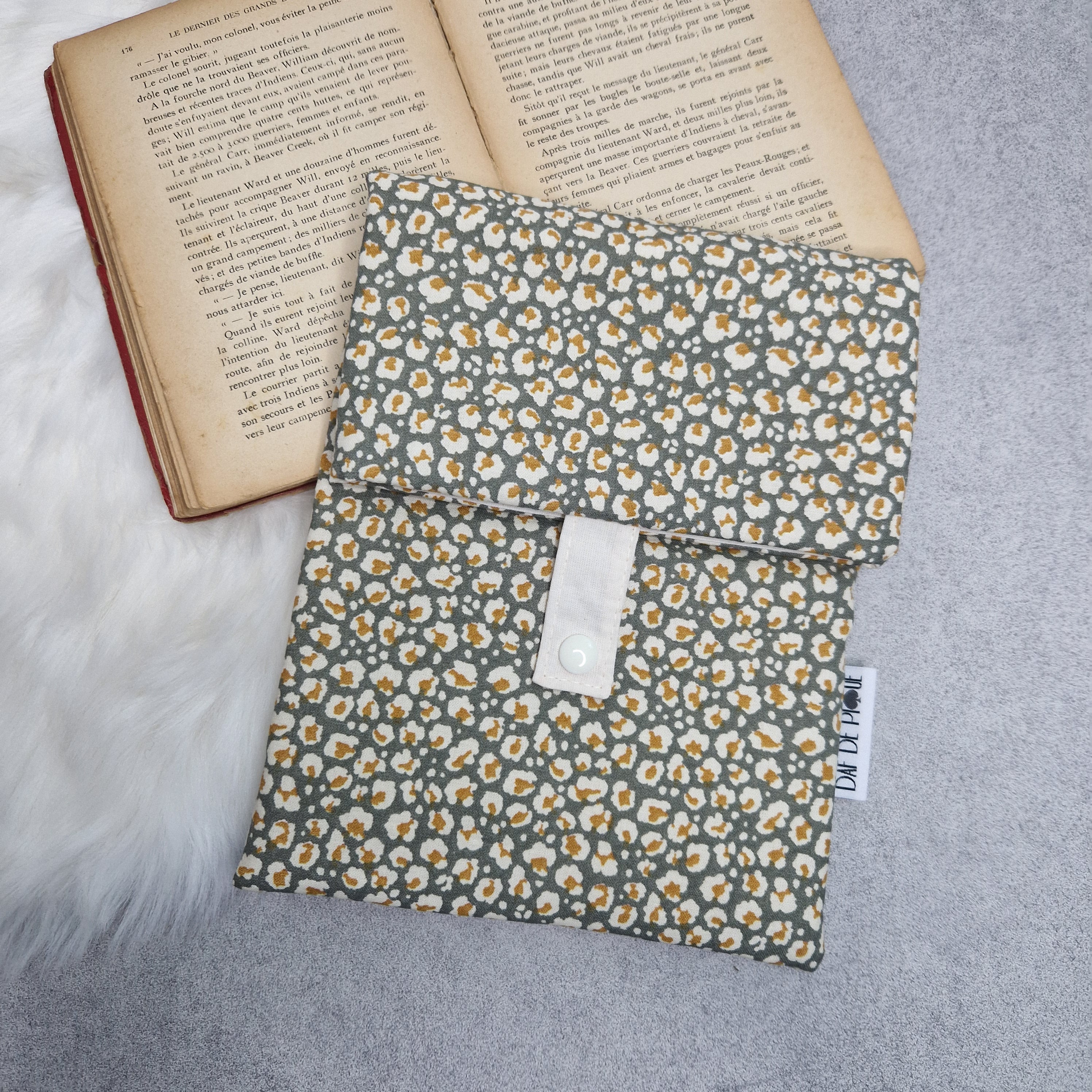 Pochette à livre réglable en tissu Eden - vue 12