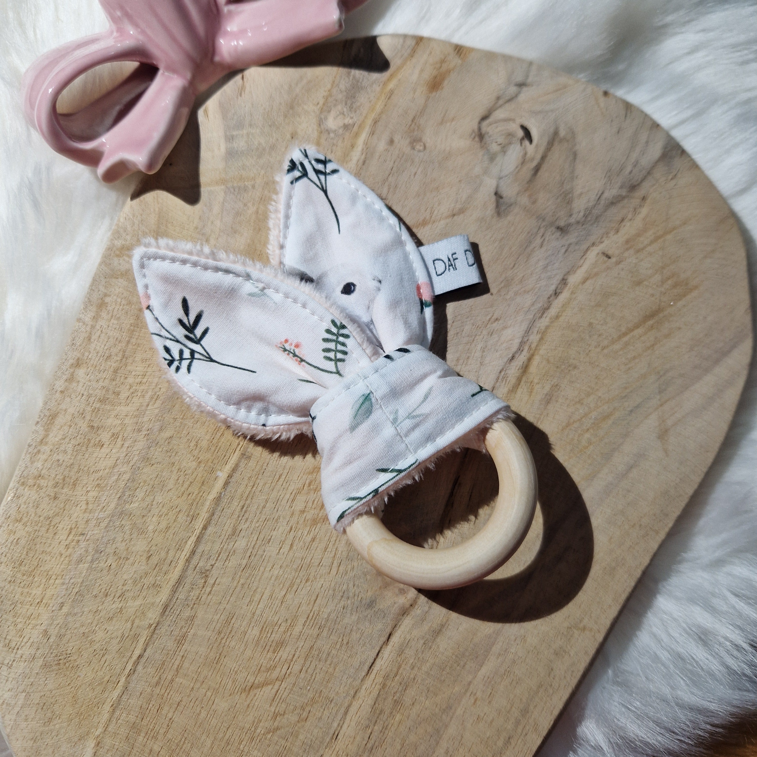 Anneau de dentition lapin en bois et tissu