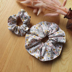 Chouchou en tissu Liberty fleuri fait main - vue 3